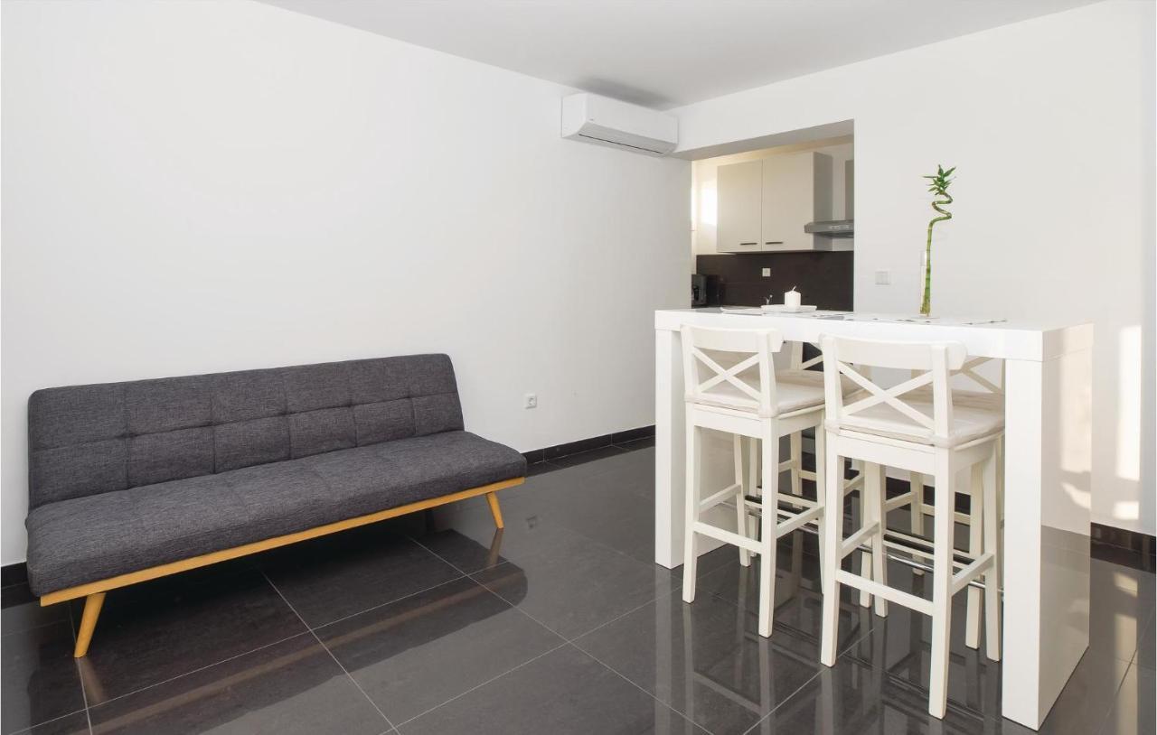 Lovely Apartment In Jesenice เยเซนิเซ ภายนอก รูปภาพ